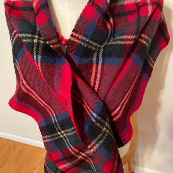 Burberry scarf ♥️💚🖤💙 $ firm solid - Picture 2 of 15